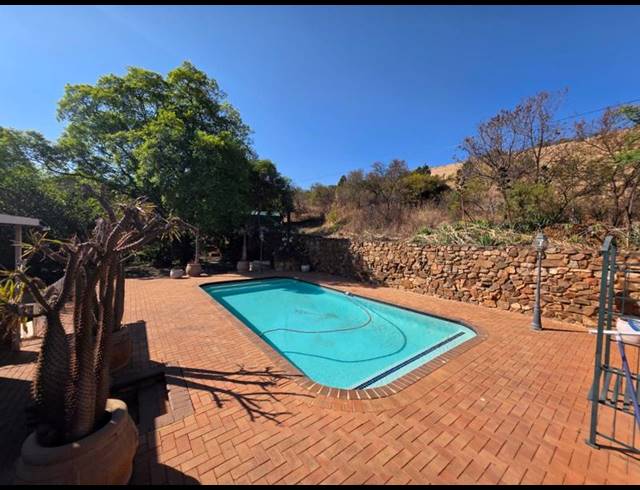 4 BEDROOM HOUSE FOR SALE IN PRETORIA GARDENS